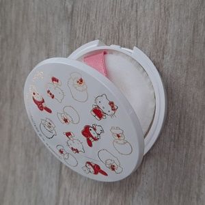 Ettusais x Sanrio pressed powder